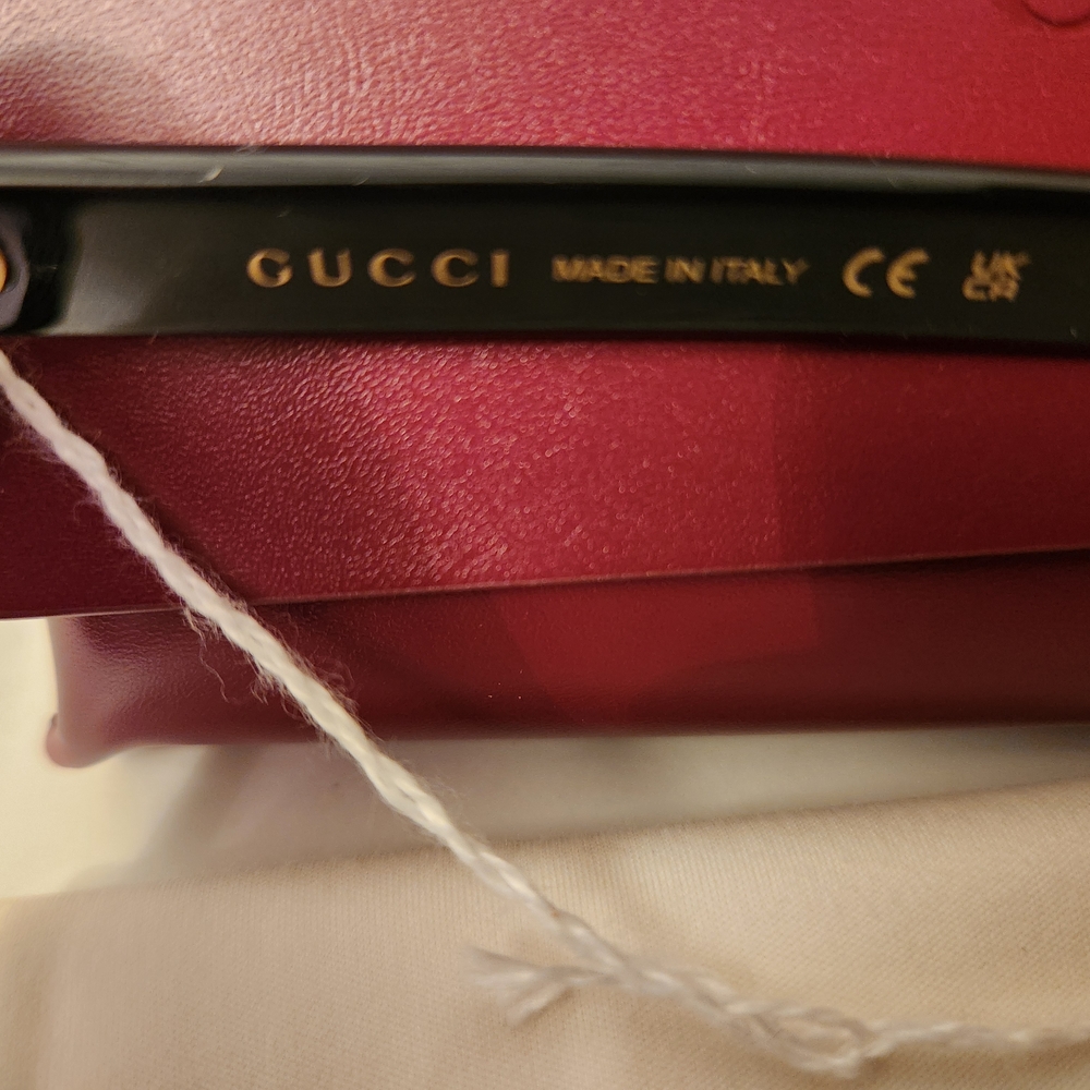 Gucci Black Sunglasses - Picture 4 of 5